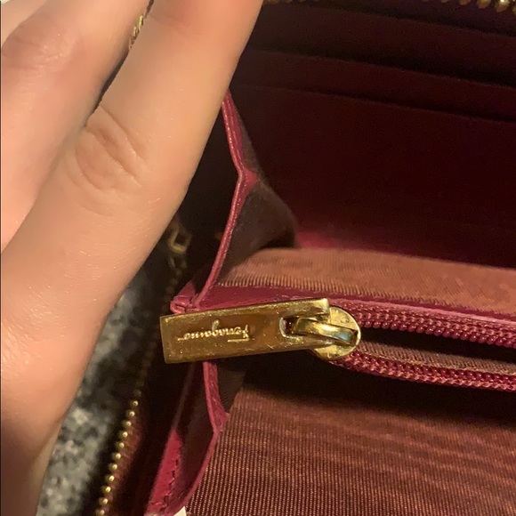 Ferragamo authentic large wallet - Picture 4 of 4